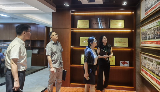 市委編辦副主任向暉同志帶隊到華強北街道通新嶺社區(qū)所轄企業(yè)走訪座談（信息稿）229.png