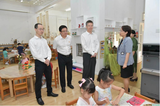 市委編辦主任徐波同志到公辦幼兒園開展深調(diào)研活動262.png