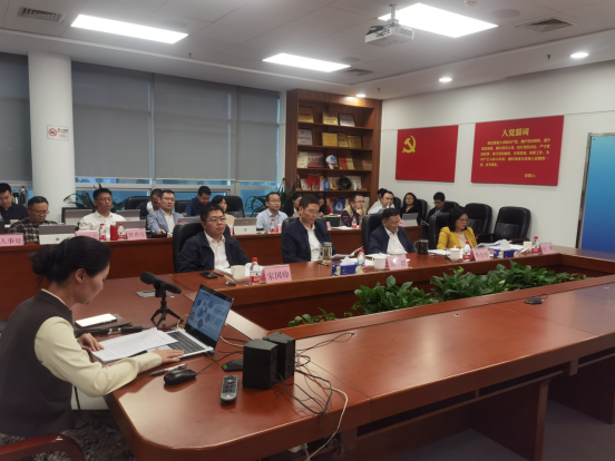 （信息稿）市委編辦召開2023年度調研課題成果匯報會325.png
